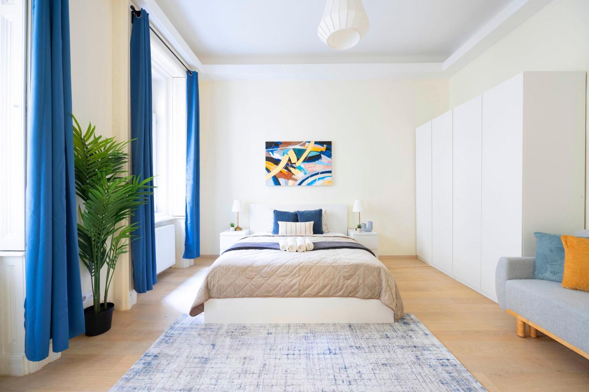 Exclusive & Spacious W/ 4bedrm 2bathrm Appartement *