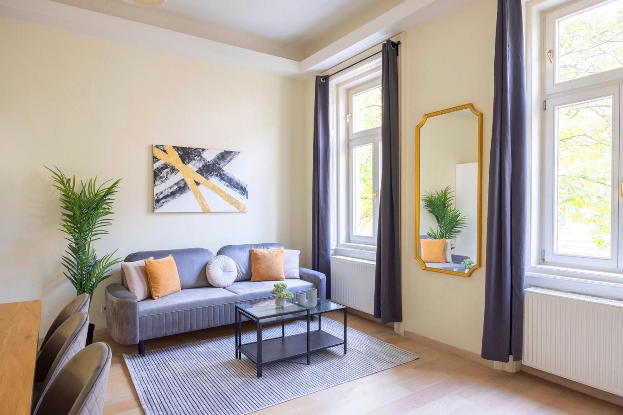 Exclusive & Spacious W/ 4bedrm 2bathrm Boedapest