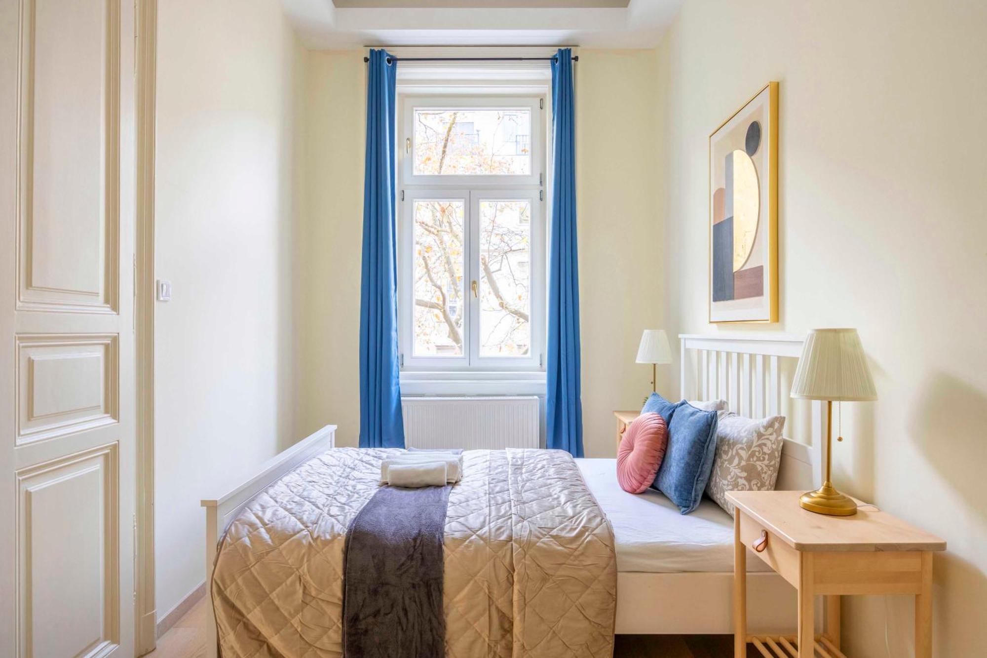 Exclusive & Spacious W/ 4bedrm 2bathrm Appartement Boedapest
