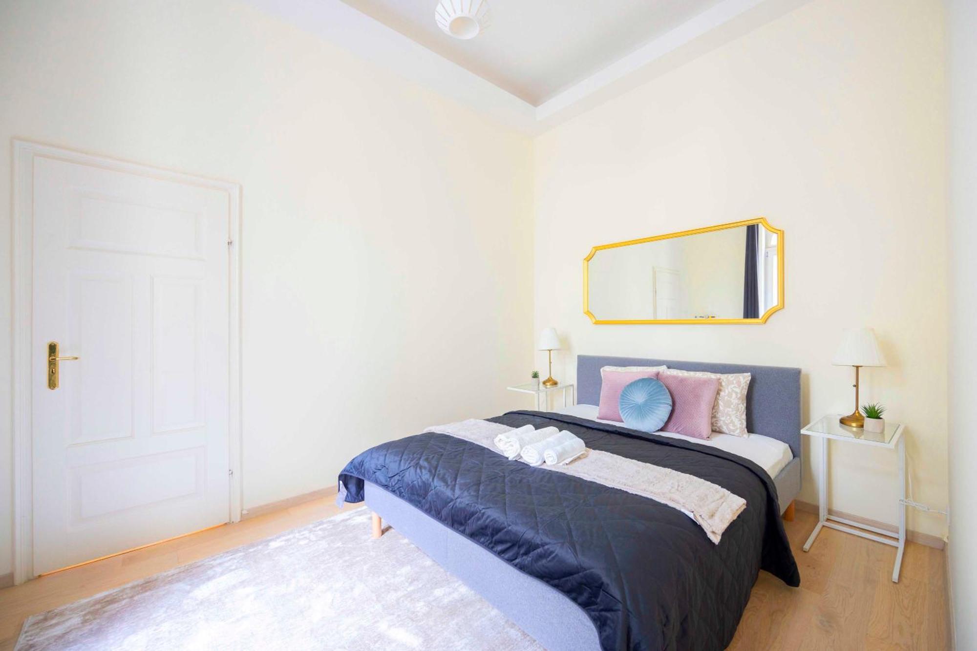 Appartement Exclusive & Spacious W/ 4bedrm 2bathrm *
