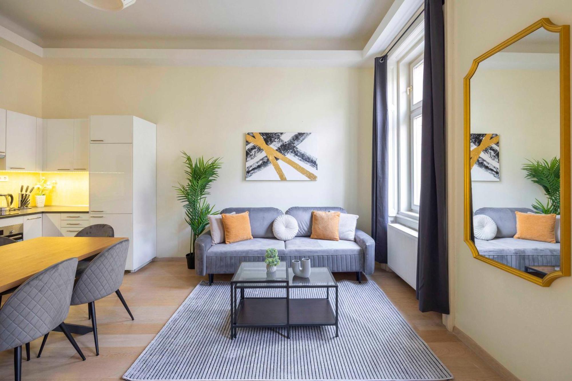 Appartement Exclusive & Spacious W/ 4bedrm 2bathrm